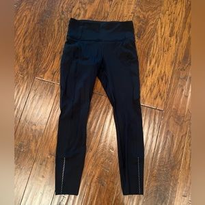 Lululemon Fast & Free Black HR 25" Tight Size 6 *Reflectives